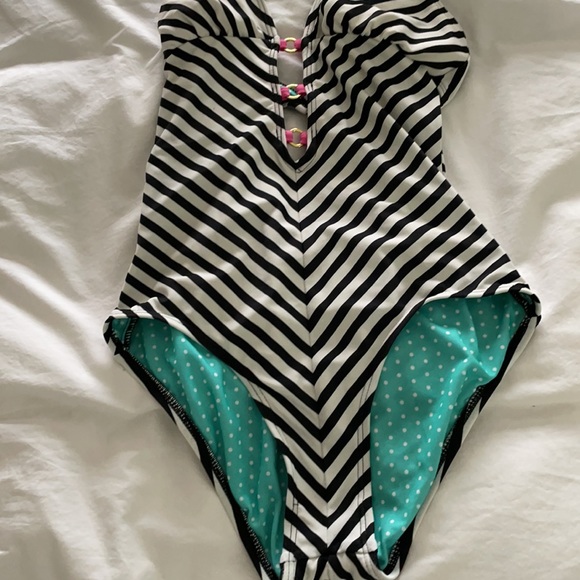 Guess bathing suit - Picture 4 of 8